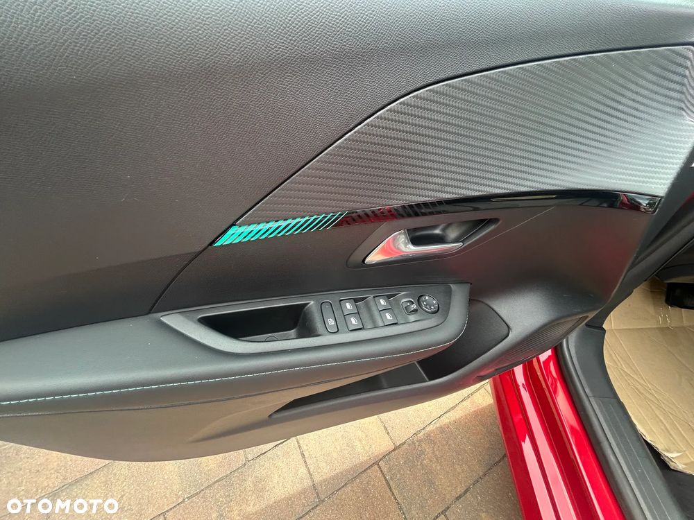 Peugeot 208 Elektromotor 136 Allure+ - 11