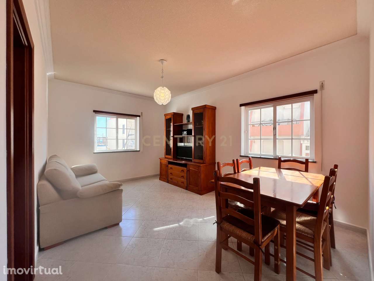 T2 para arrendamento anual a 80 mts da praia em Armação de Pêra - Grande imagem: 2/22