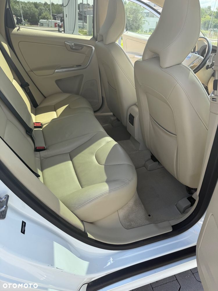 Volvo XC 60 T6 AWD Momentum - 9