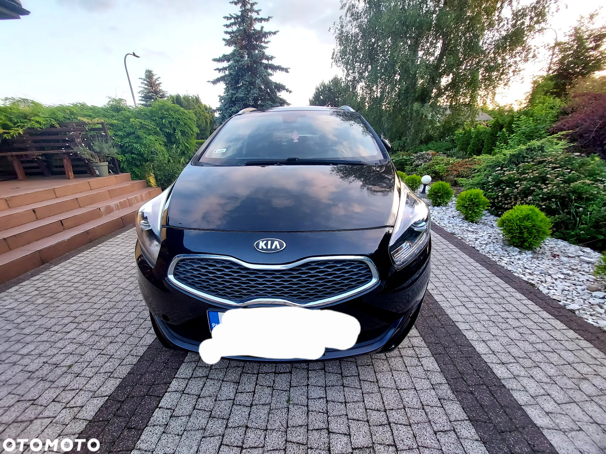 Kia Carens - 9
