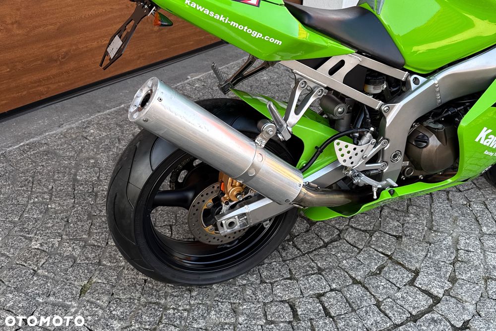 Kawasaki ZXR - 12