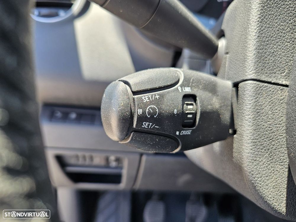 Peugeot 5008 1.6 BlueHDi Style - 32