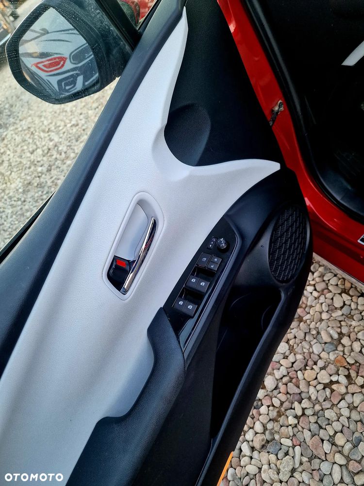 Toyota Prius Hybrid Executive - 17