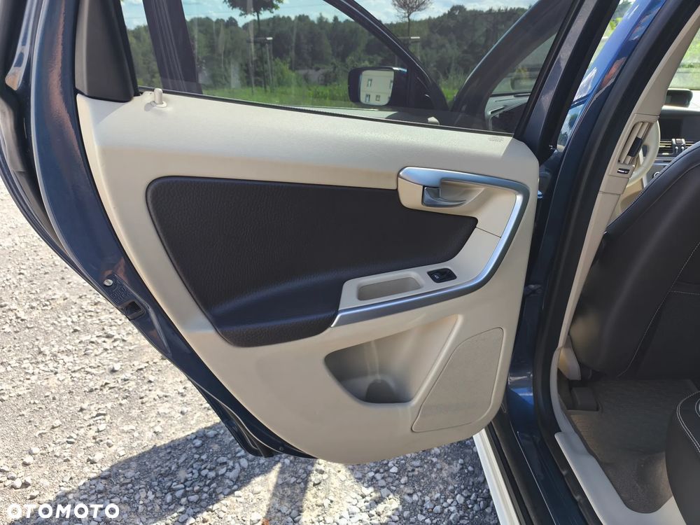 Volvo XC 60 2.4D AWD Summum - 31