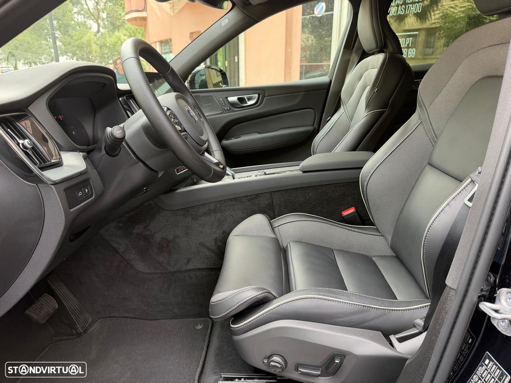 Volvo XC 60 T6 AWD Recharge Plus Black Edition - 21