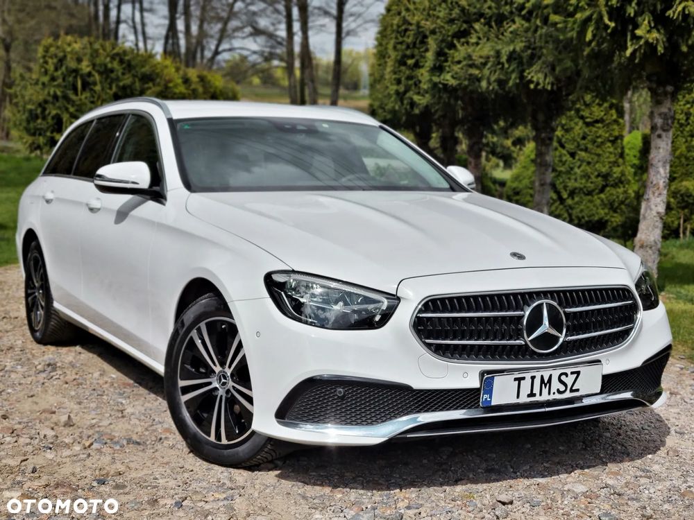Mercedes-Benz Klasa E 220 d 4Matic 9G-TRONIC Sportstyle Edition - 4