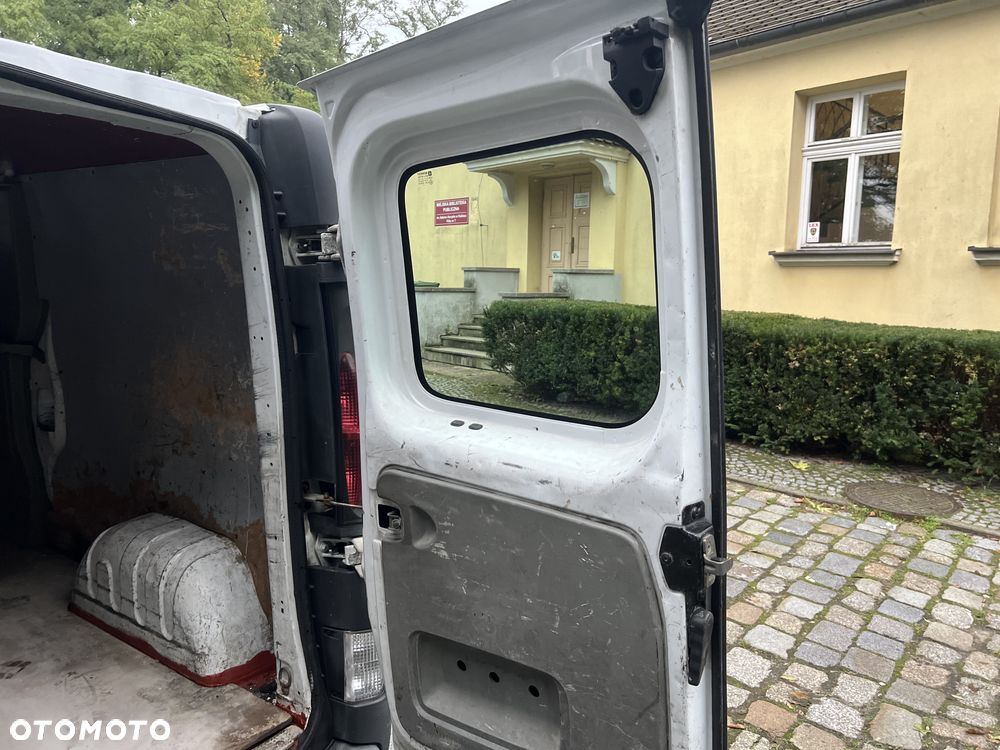 Opel Vivaro 2.5 CDTI L2H1 - 14