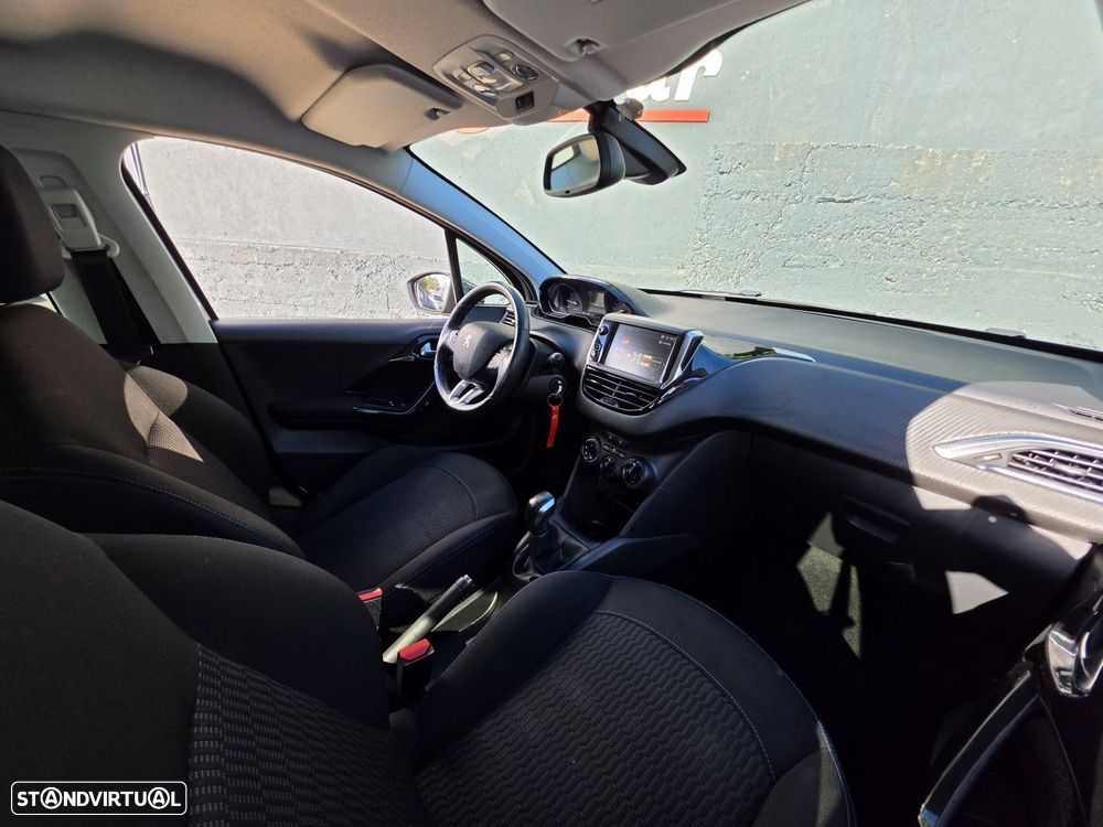 Peugeot 208 1.2 PureTech Signature - 15