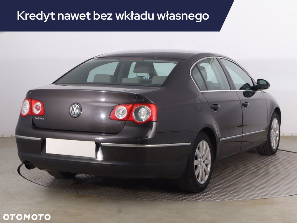 Volkswagen Passat - 7