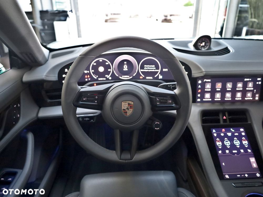 Porsche Taycan - 14