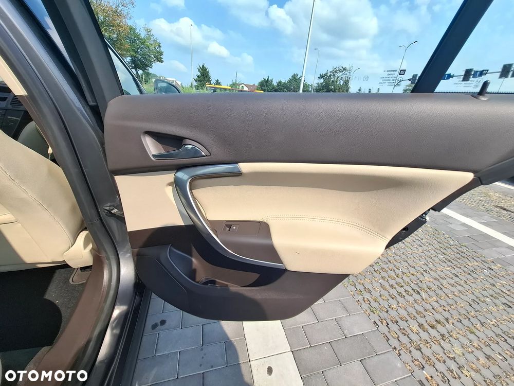 Opel Insignia 2.0 CDTI 4x4 Design Edition - 16