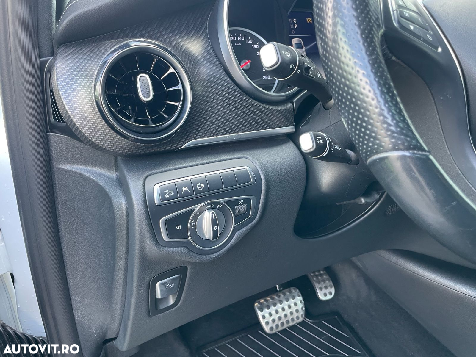 Mercedes-Benz V 300 d lang 4Matic 9G-TRONIC Exclusive - 12