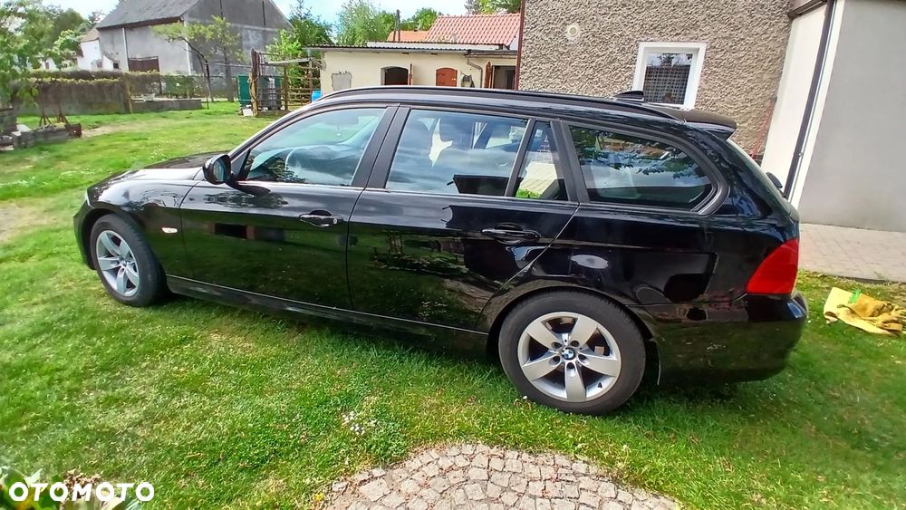 BMW Seria 3 318i - 3