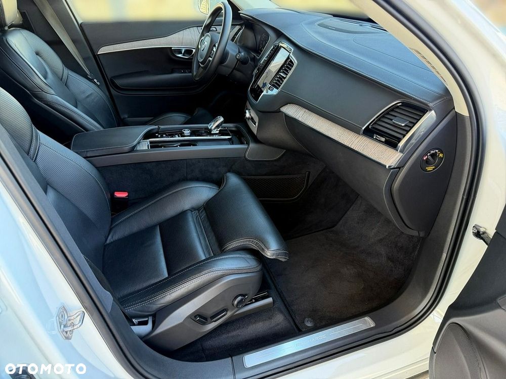 Volvo XC 90 - 22