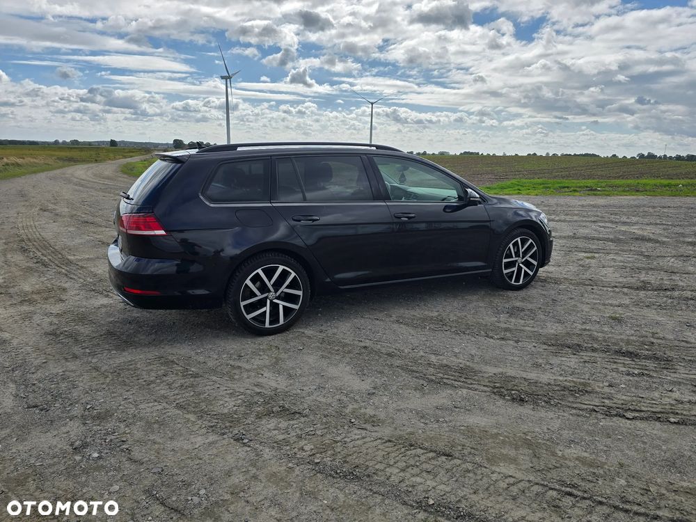 Volkswagen Golf - 6