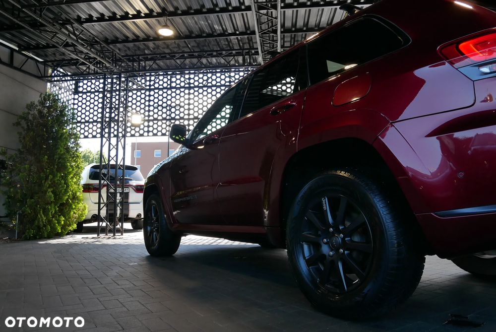 Jeep Grand Cherokee - 35