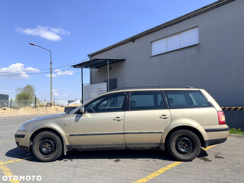 Volkswagen Passat 1.9 TDI Highline - 3