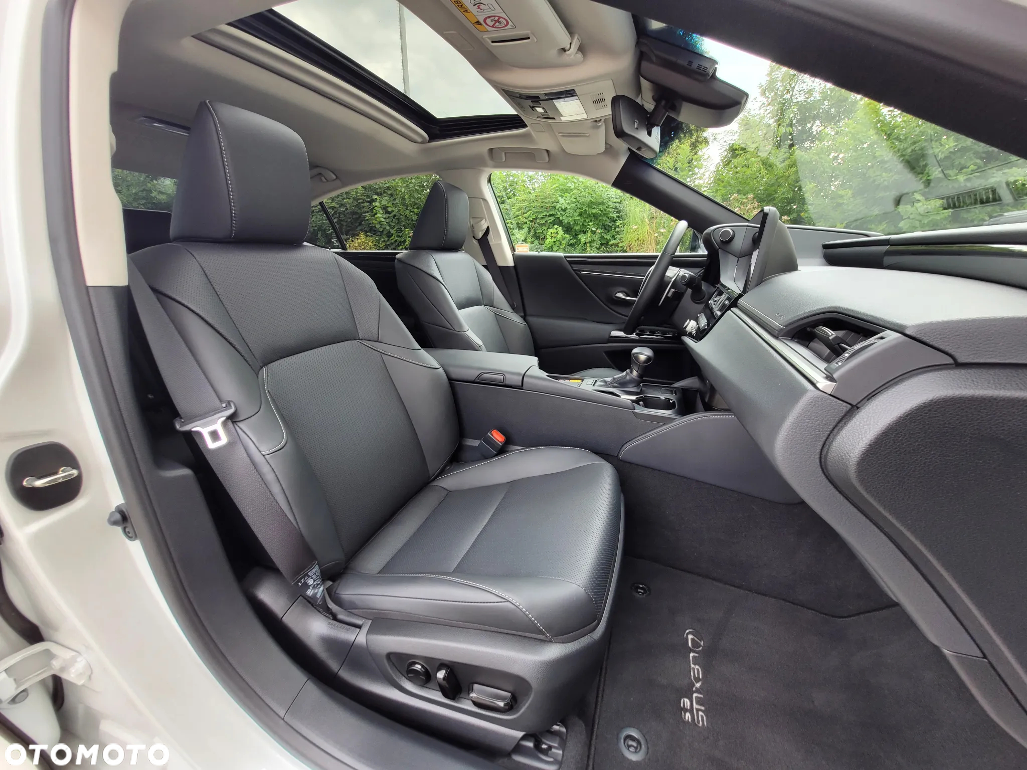 Lexus ES - 14