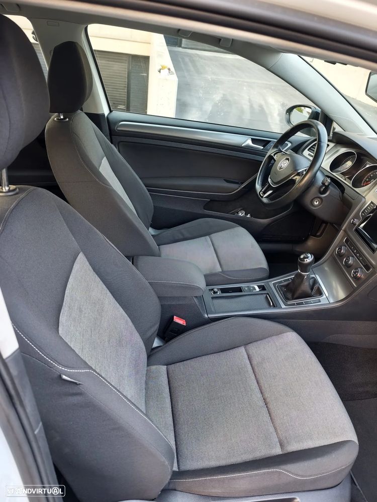 VW Golf 1.6 TDi DPF BlueMotion - 9