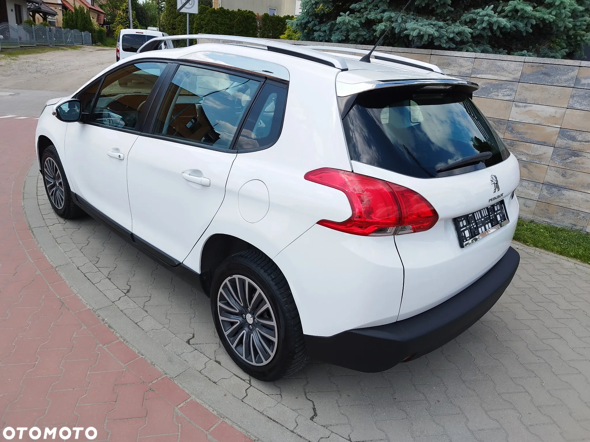 Peugeot 2008 1.2 Pure Tech Active - 12