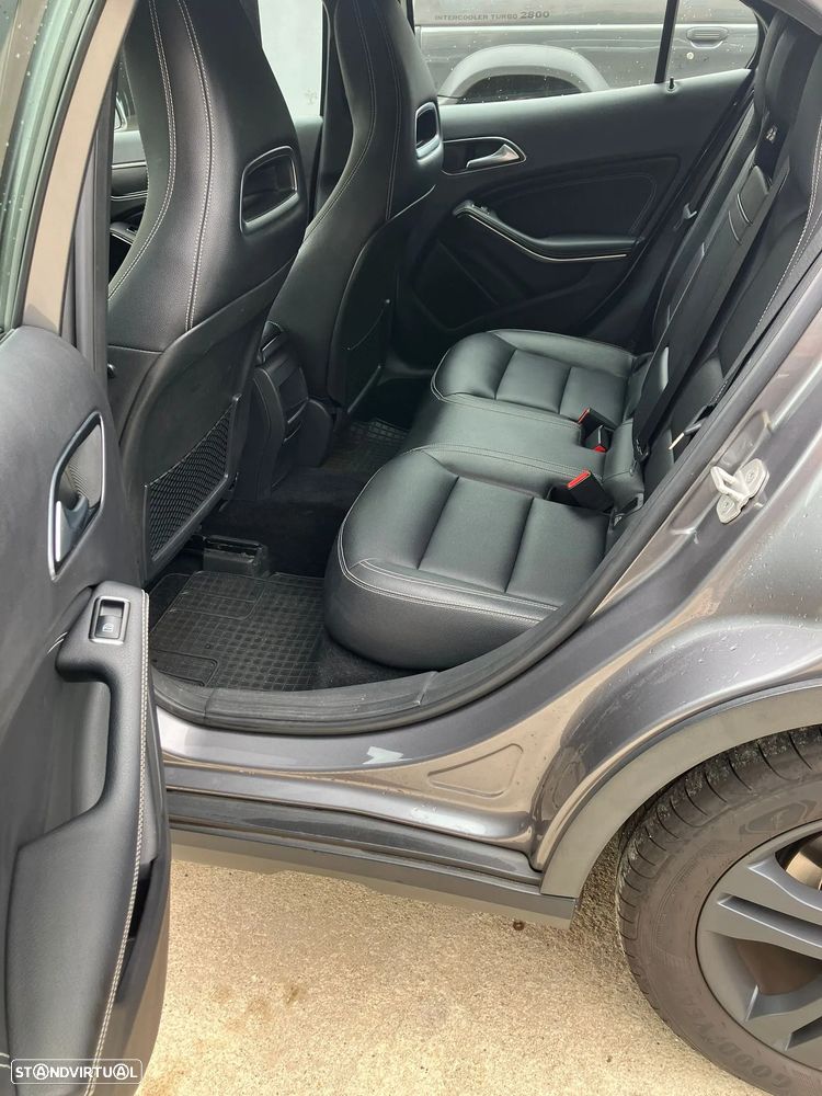 Mercedes-Benz GLA 200 - 24