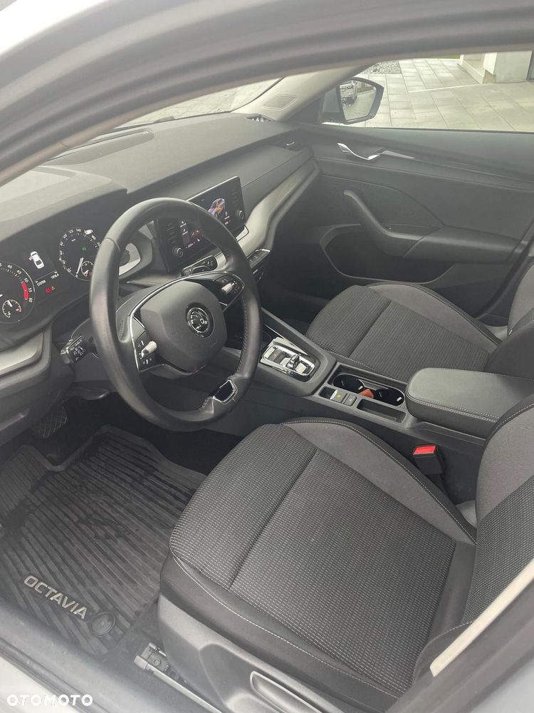 Skoda Octavia 2.0 TDI Ambition DSG - 5