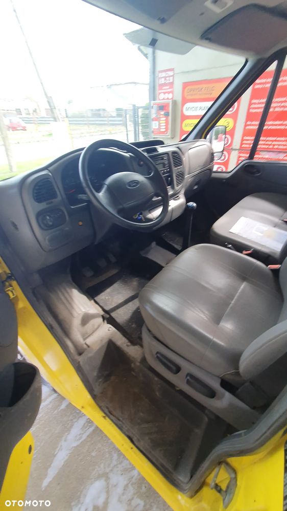 Ford Transit - 12