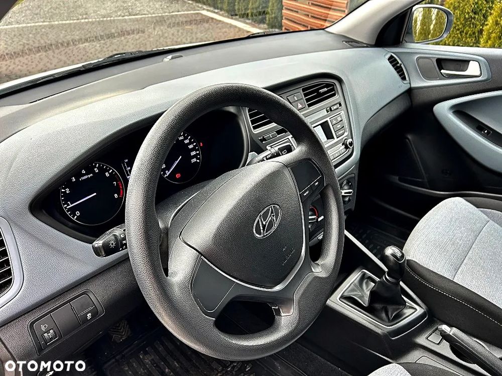 Hyundai i20 blue 1.2 YES Gold - 6