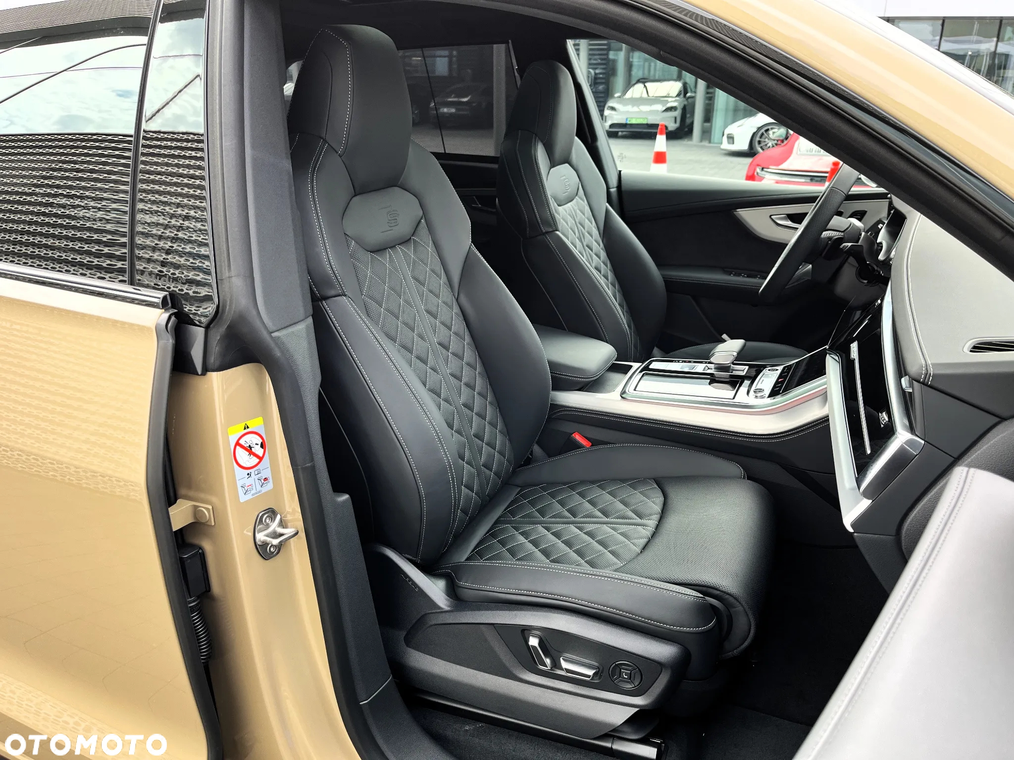 Audi Q8 - 25