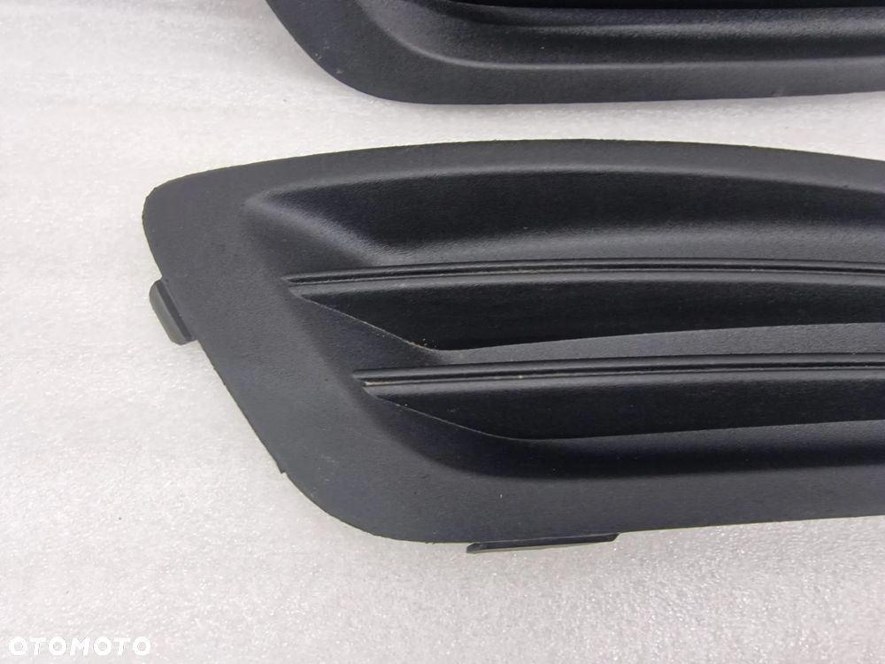 FORD FIESTA MK7 LIFT 12-17 PRAWA KRATKA BOCZNA ZDERZAKA PRZEDNIEGO PRZÓD , NR C1BB-15A222A , NR AUKCJI A/111 - 2