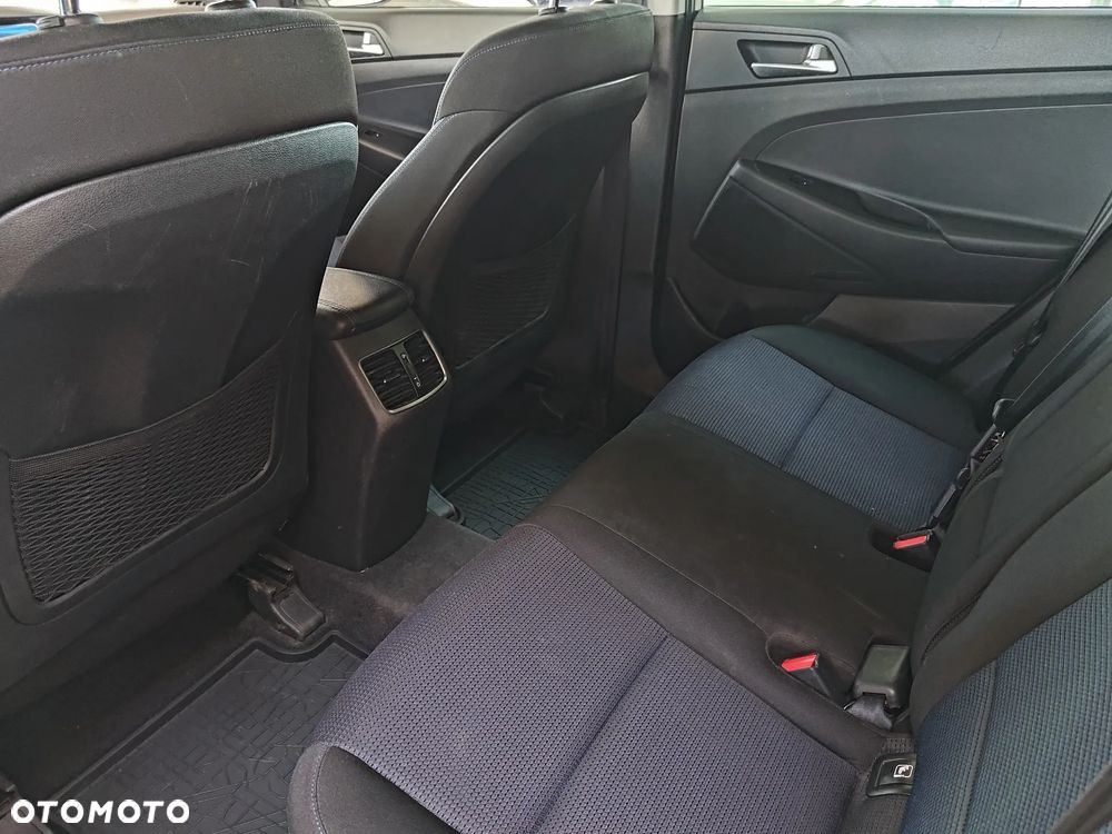 Hyundai Tucson 1.7 CRDI BlueDrive Comfort 2WD - 23