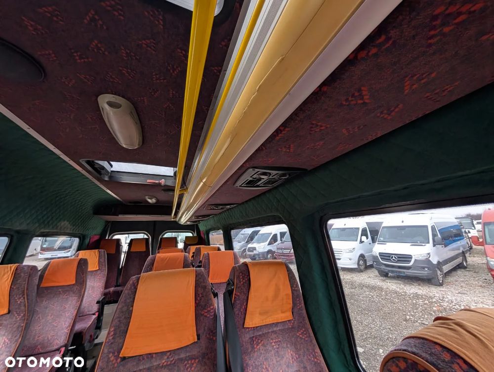 Mercedes-Benz Sprinter 515 - 14