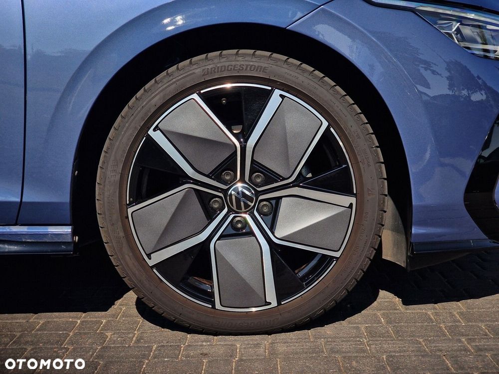 Volkswagen Golf - 10