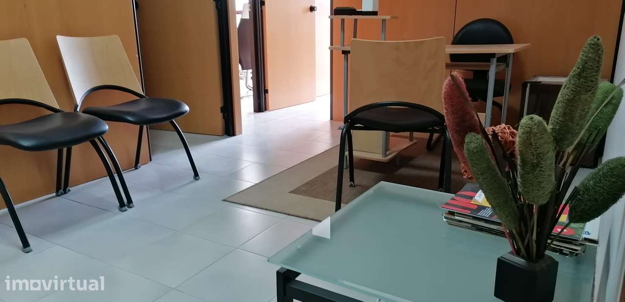 Vende-se Escritório no Centro da Maia - Grande imagem: 2/11