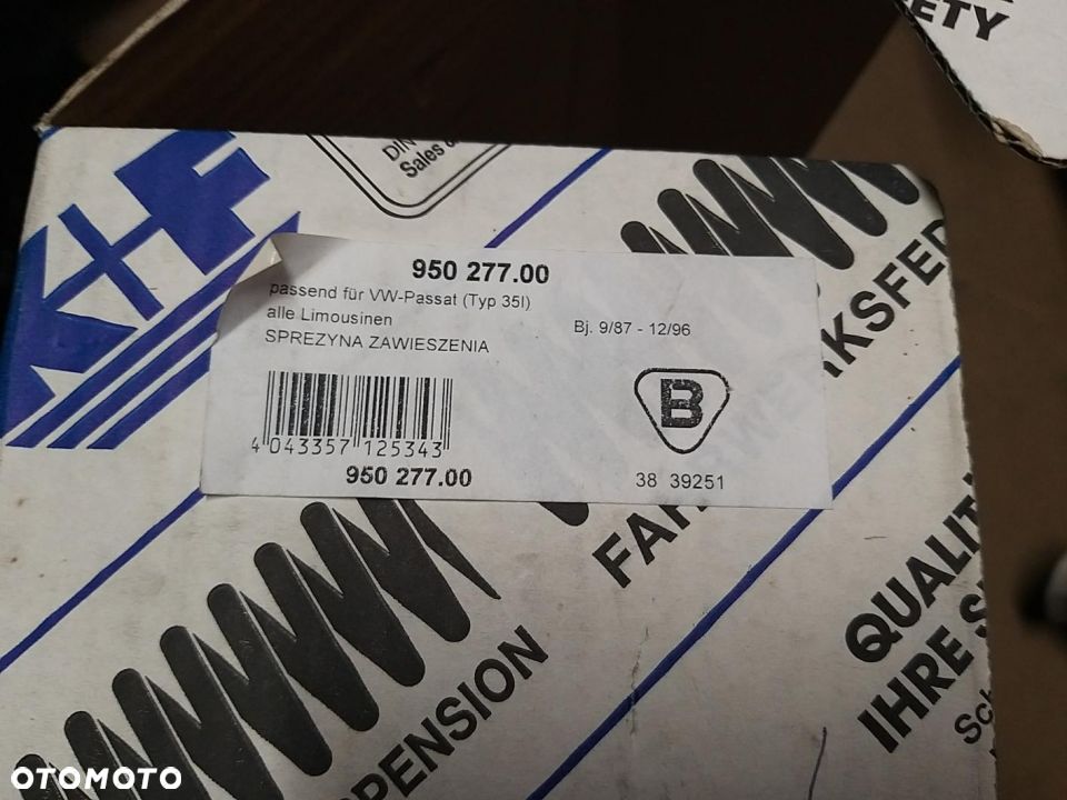 SPRĘŻYNA tył Lewa Prawa strona  VW PASSAT 1.6-2.0 02.88-10.93 - 2