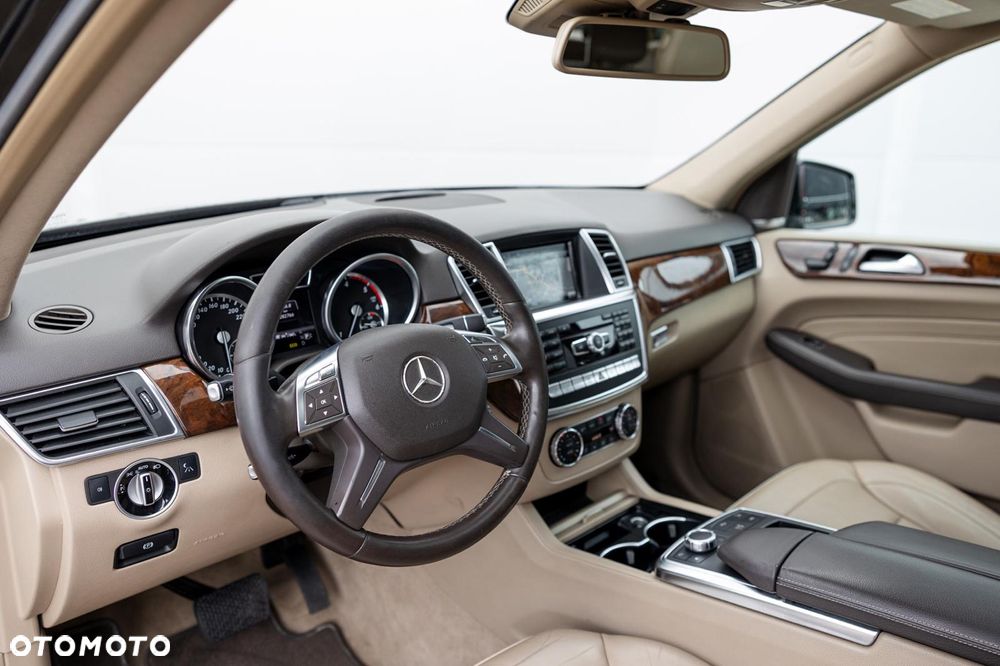 Mercedes-Benz ML - 15