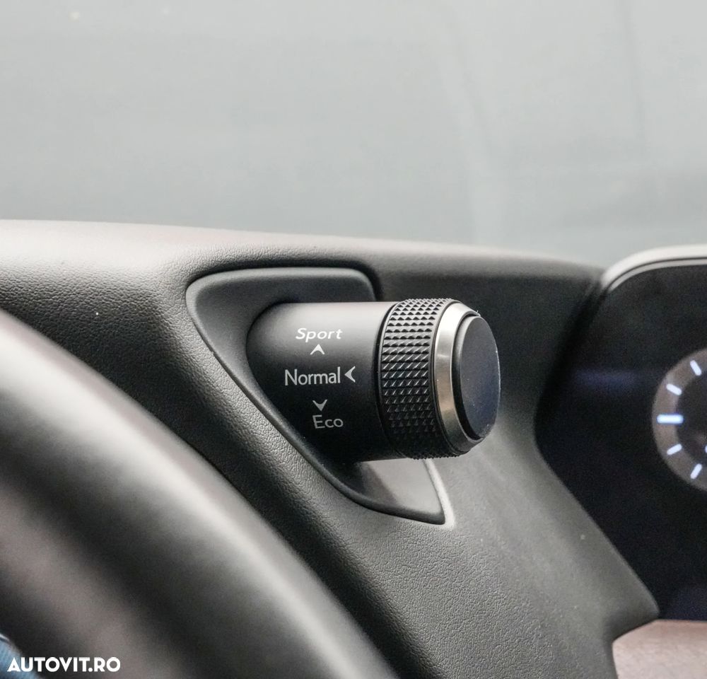 Lexus UX 300e Luxury - 26