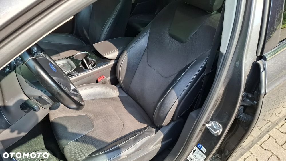 Ford Mondeo 2.0 TDCi Titanium PowerShift - 28