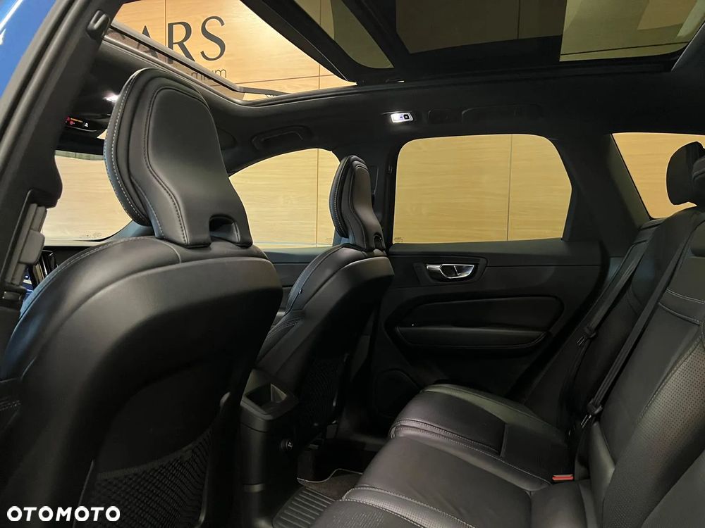 Volvo XC 60 T8 Plug-In Hybrid AWD R-Design - 12