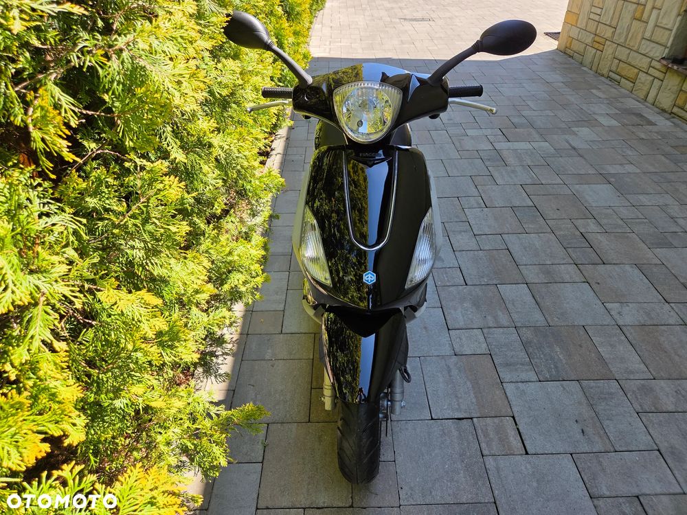 Piaggio FLY - 9