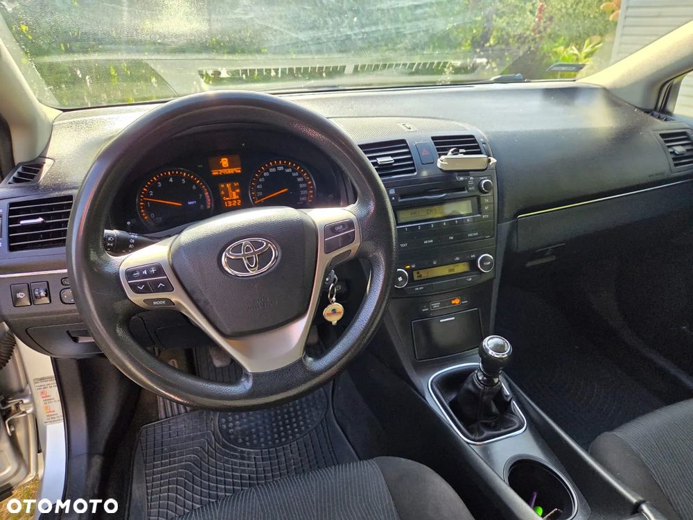 Toyota Avensis - 9