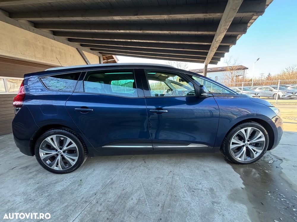 Renault Grand Scenic - 10