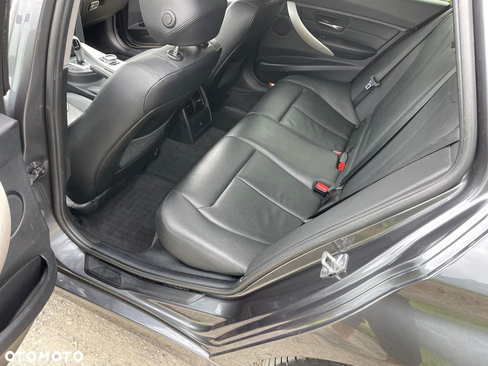 BMW Seria 3 - 16
