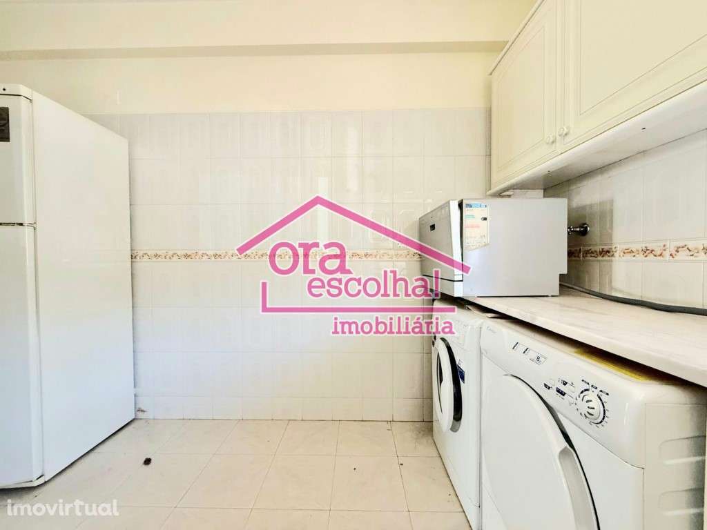 Apartamento T2 de 1994 com 84 m2, 2 WC's, Rés do chão alto no Fogue... - Grande imagem: 4/10