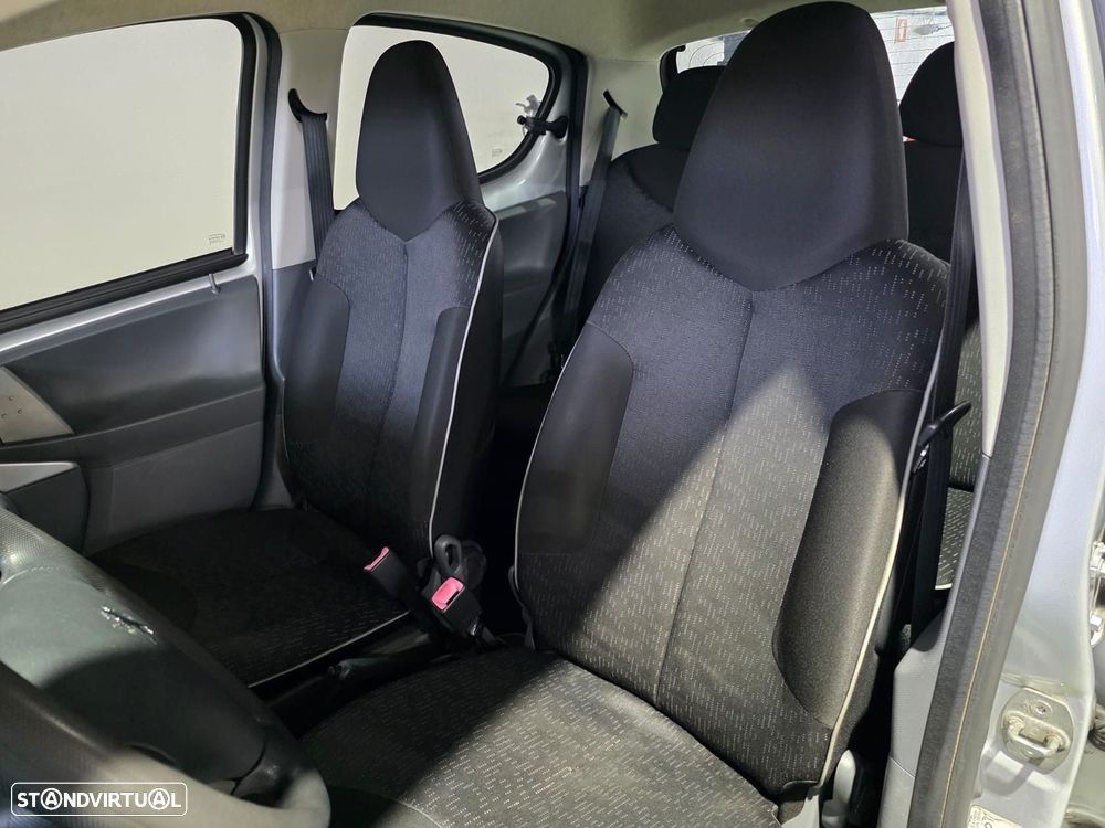 Peugeot 107 1.0 Trendy 2 Tronic - 10