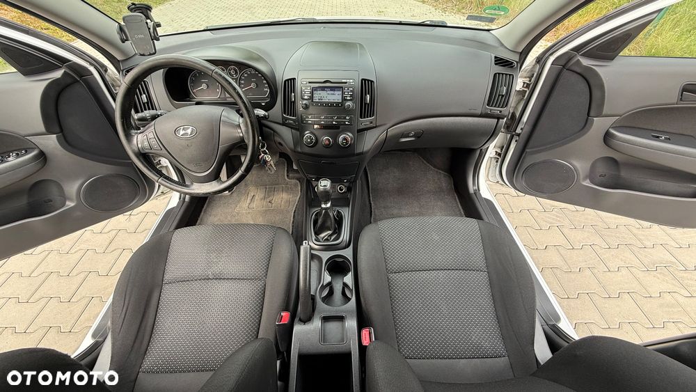 Hyundai i30 1.4 Classic + World Cup - 18