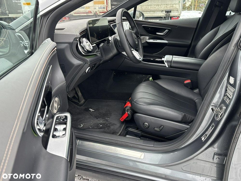 Mercedes-Benz EQE - 11