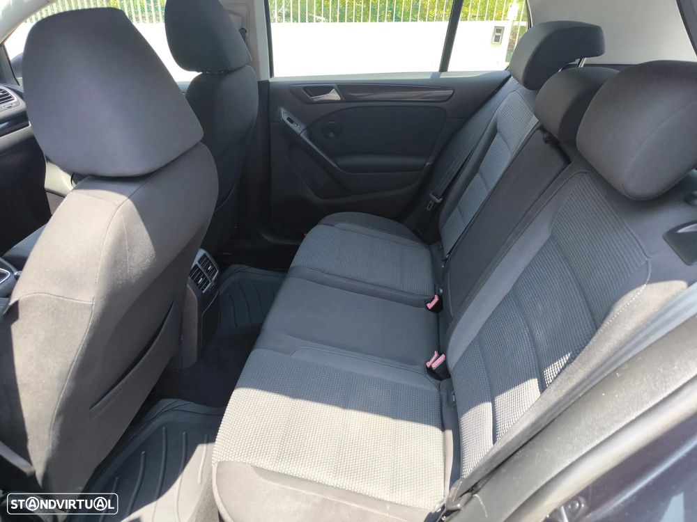 VW Golf 2.0 TDi Confortline - 12