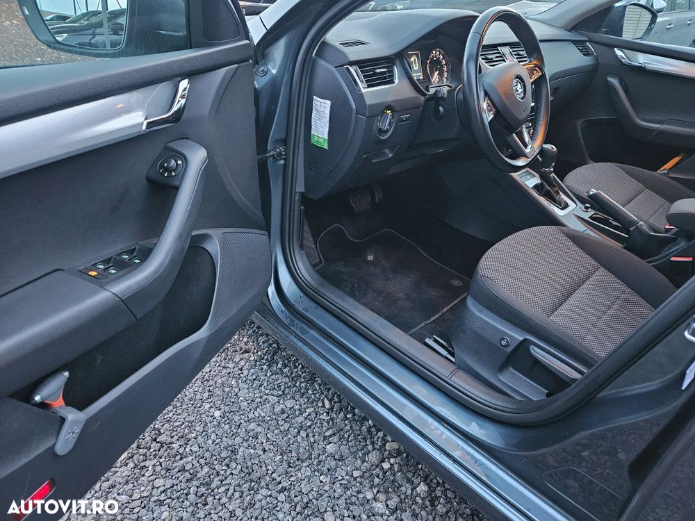 Skoda Octavia Combi 1.0 TSI DSG Clever - 9