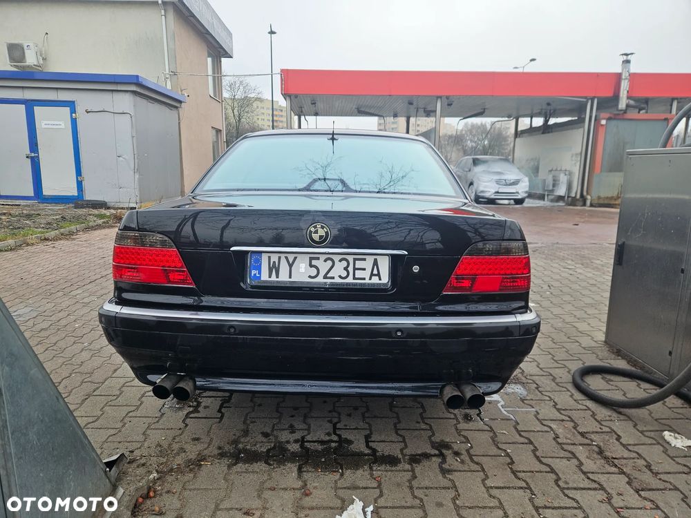 BMW Seria 7 750i - 2